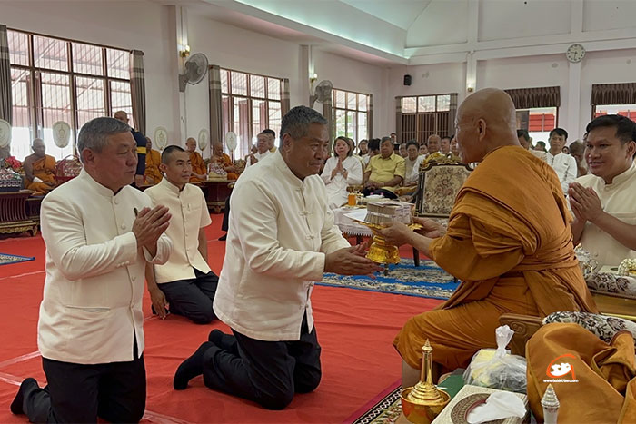 วิหารพระแก้วไพฑูรย์-วัดหลวง-02.jpg