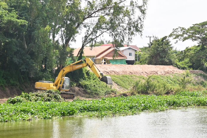 สะพานกุดปลาขาว-ขุดลอกผักตบชวา-03.jpg