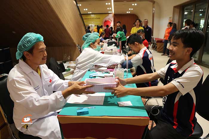 Give-Blood-Give-Love-08.jpg