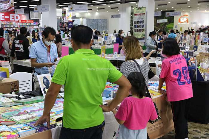 ubon-bookfair13-07.jpg