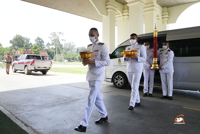 อัญเชิญเทียนพระราชทาน-03.jpg