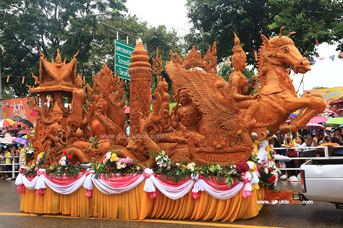 ต้นเทียนพรรษา-อำเภอน้ำขุ่น-02.jpg