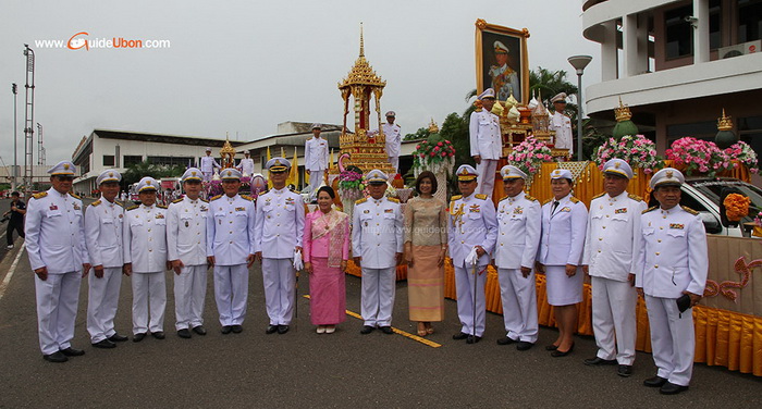 เทียนพรรษาพระราชทาน งานแห่เทียน อุบล 7.jpg