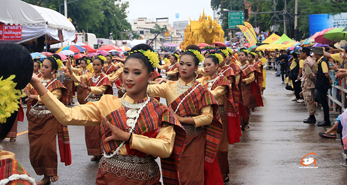 งบทำต้นเทียน-ขบวนแห่-เทศบาลนคร-02.jpg