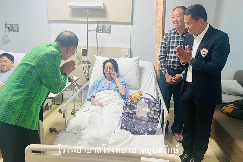 หอการค้าอุบลฯ ช่วยเหลือดูแล สร้างขวัญกำลังใจผู้ประสบอุบัติเหตุหมู่ สปป.ลาว