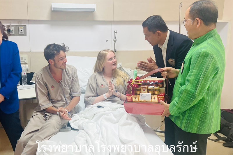 หอการค้าอุบลฯ ช่วยเหลือดูแล สร้างขวัญกำลังใจผู้ประสบอุบัติเหตุหมู่ สปป.ลาว