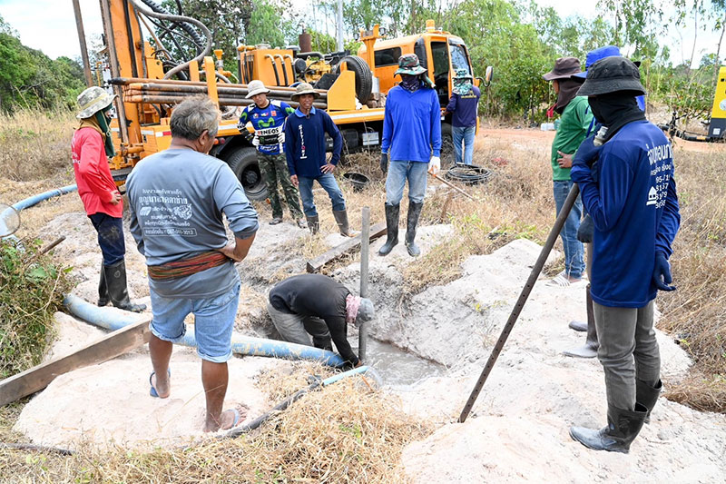 นายกฯ กานต์ เร่งรัดเจ้าหน้าที่ อบจ.อุบลฯ ออกขุดเจาะบ่อบาดาล รับมือภัยแล้ง