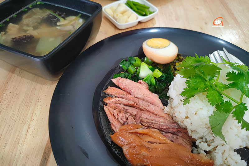 อาเปา ข้าวมันไก่ ขาหมูจักรพรรดิ์