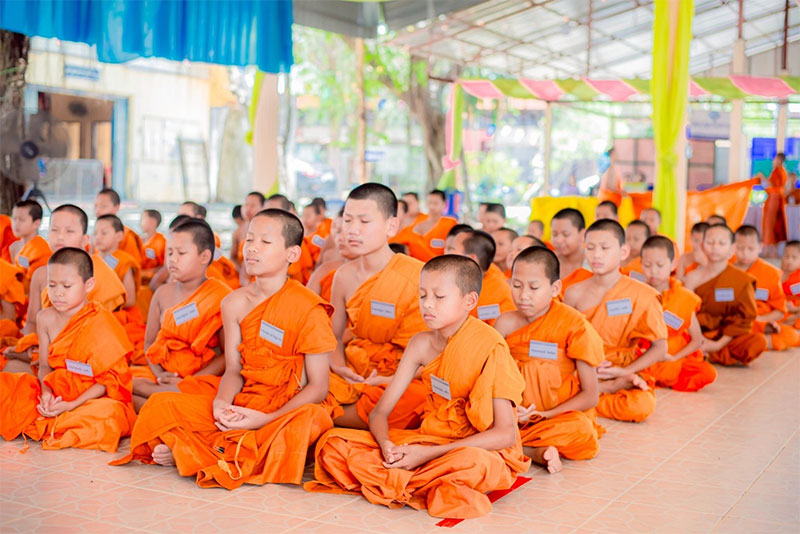 สามเณรภาคฤดูร้อนเขมราฐ สึกแล้วรับทุนการศึกษารายละพัน