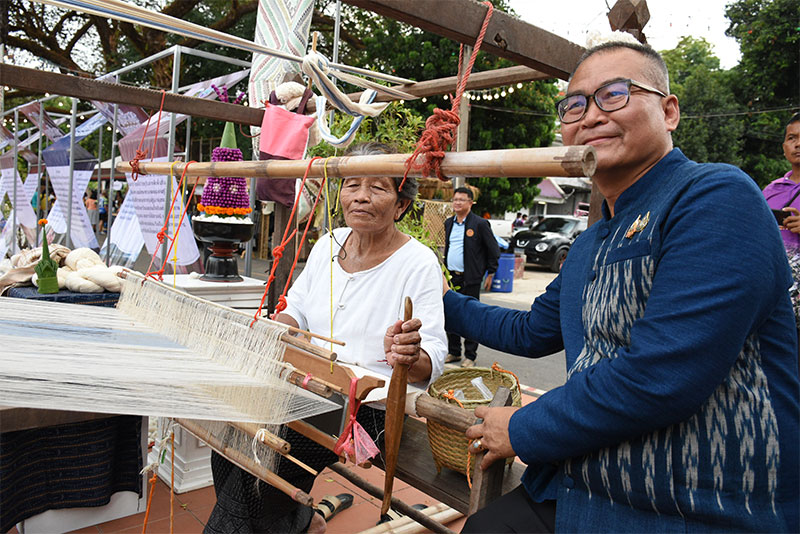 ม.อุบลฯ ร่วมงาน “โขงเจียมถักทอศิลป์ กินริมโขง” อ.โขงเจียม จ.อุบลราชธานี