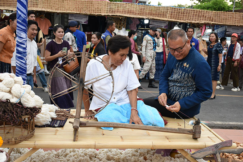 ม.อุบลฯ ร่วมงาน “โขงเจียมถักทอศิลป์ กินริมโขง” อ.โขงเจียม จ.อุบลราชธานี