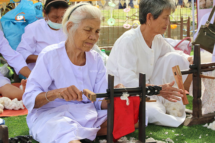 ทอฝ้ายเป็นสายบุญจุลกฐิน ถิ่นอุบล คนมีธรรม ประจำปี 2567