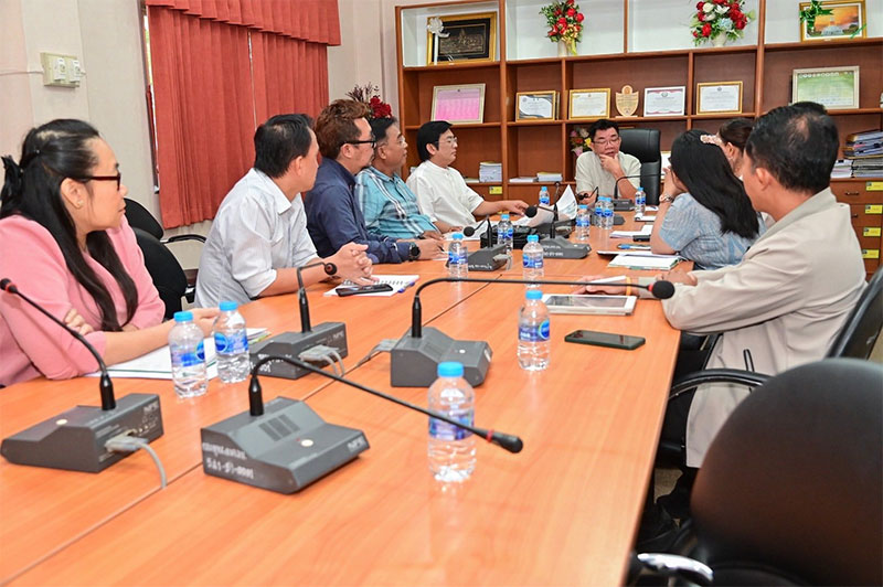 อบจ. ถกเทศบาลนครอุบลฯ ประชุมจัดสถานที่งานแห่เทียนพรรษา ปี 2568