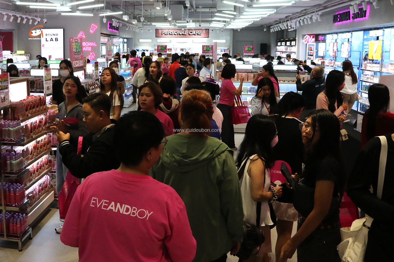 เปิดแล้ว EVEANDBOY สาขาสุนีย์ทาวเวอร์ ลดแรงสูงสุดถึง 70%