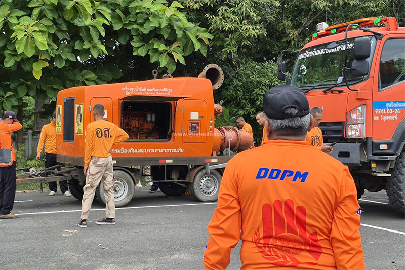 อุบลฯ เตรียมความพร้อมเครื่องจักรกลสาธารณภัย รับมือพายุ 