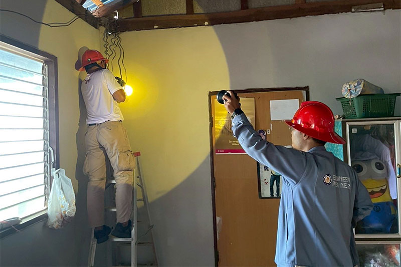 PEA อาสาสมัครซ่อมแซมระบบไฟฟ้าช่วยเหลือ ปชช. อ.น้ำยืน