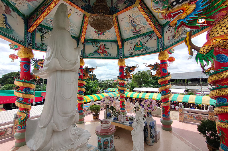 มูลนิธิสว่างบูชาธรรม จัดงานประเพณีทิ้งกระจาด 2568 ปชช. ร่วมงานกว่า 4 พันคน