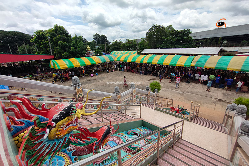 มูลนิธิสว่างบูชาธรรม จัดงานประเพณีทิ้งกระจาด 2568 ปชช. ร่วมงานกว่า 4 พันคน