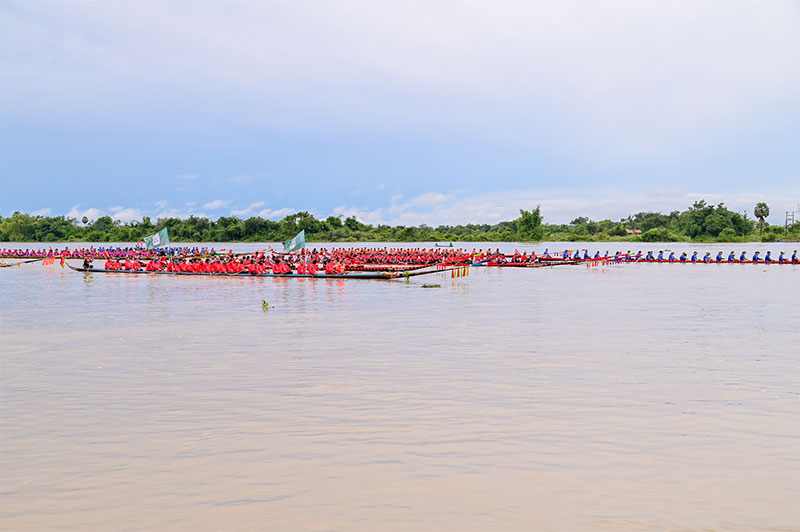 อบต.หนองกินเพล จัดการแข่งขันเรือยาวประเพณี ชิงถ้วยพระราชทานฯ ประจำปี 2568